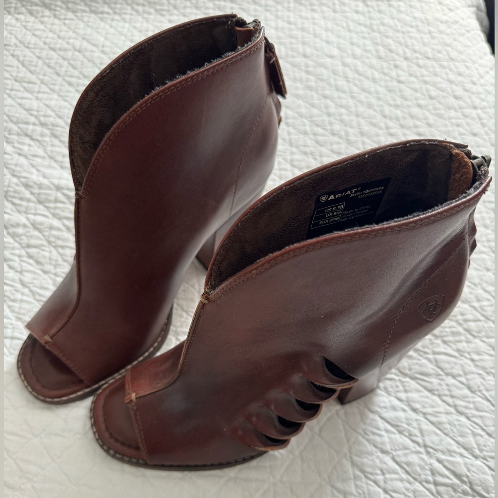 Ariat